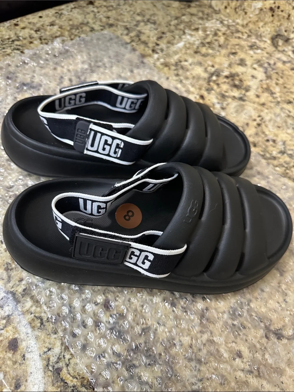 Brand New UGG Fluff Yeah Unisex (Men or Women) Cushioned Puff Strap Sandals